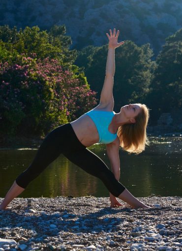 Jill Kneeland yoga teacher. Casco Yoga Panama. profesora de yoga panama. clases de yoga panama. casco viejo. casco antiguo. panama city Panama